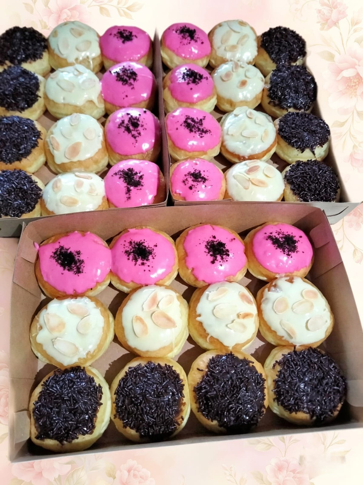 Donat, Bolu dan Kue Kering Arga — foto katalog halaman 10